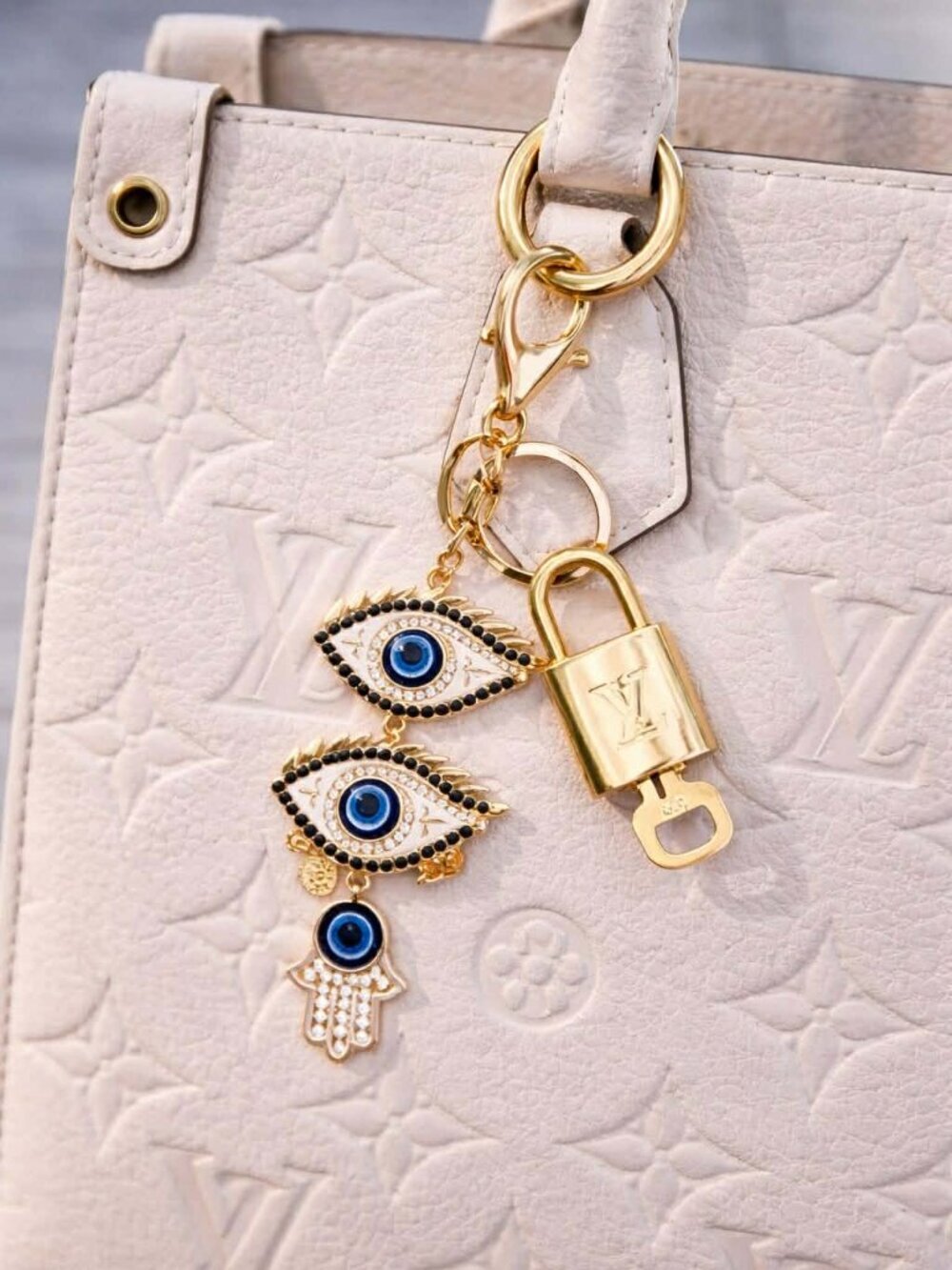 LV Authentic Gold Padlock 🔒 Key Set w/ Unbranded Evil Eye Keychain Charm